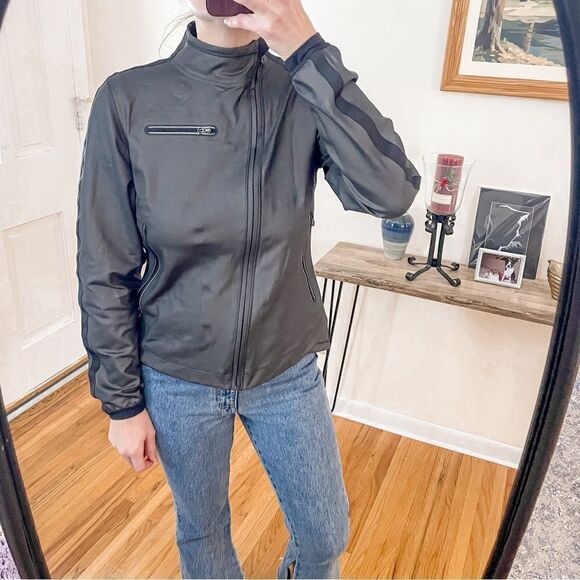 Lululemon Run Reflective Jacket Metallic Black - Picture 9 of 9